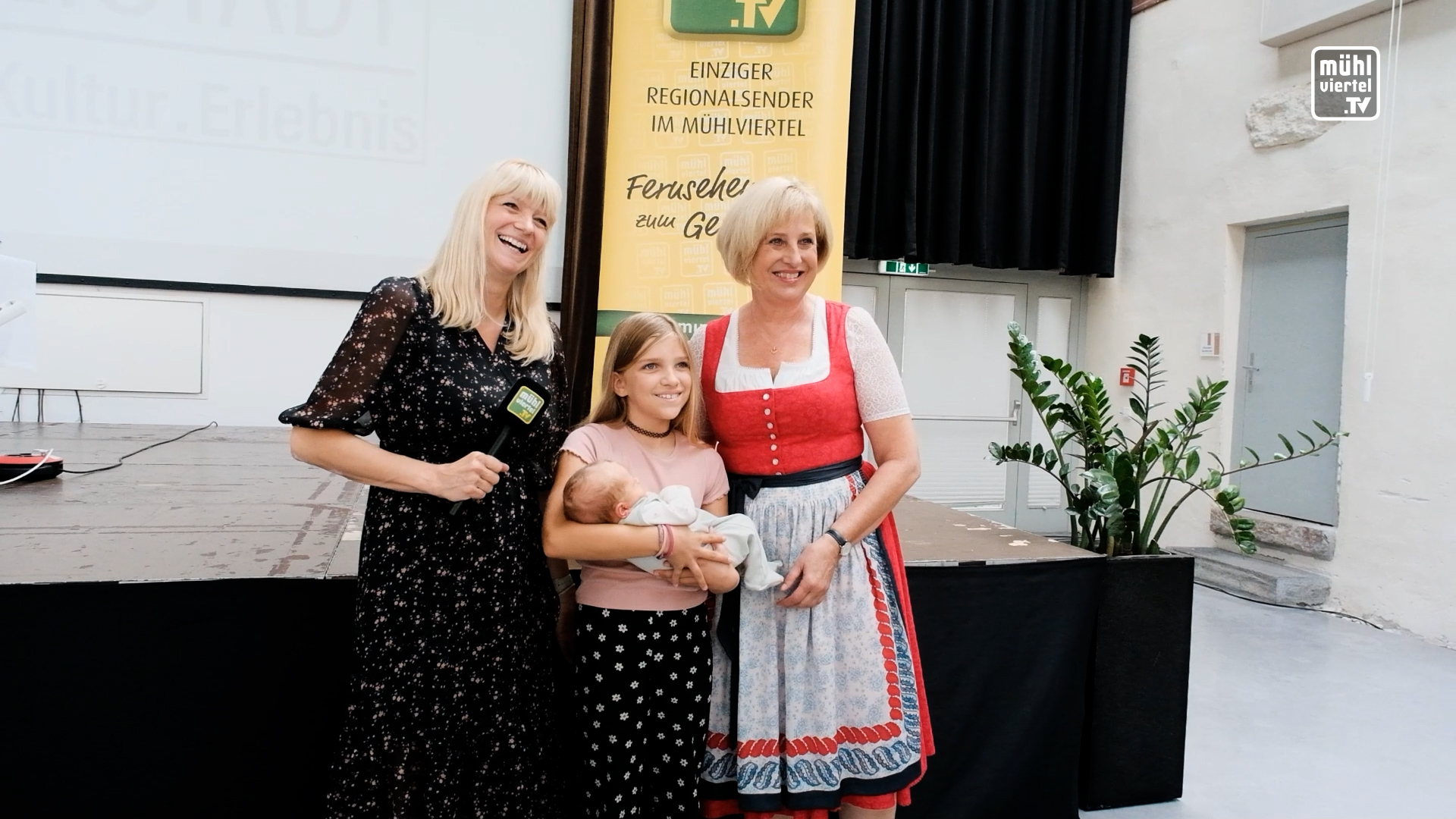 Mühlviertel TV-Star Elfriede kochte live beim Kürbisfest
